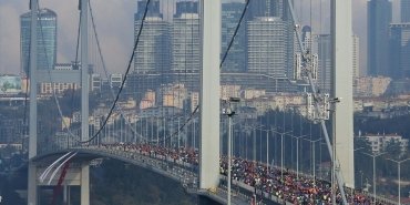 istanbullular-pazar-gunu-bu-yollara-dikkat-46-istanbul-maratonu-nedeniyle-bazi-yollar-trafige-kapatiliyor-HeCnqqdf.jpg