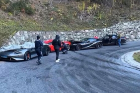 isvicrede-ferrari-ve-mclarenle-bentley-carpismasi-iki-ferrari-bir-mclaren-ve-bir-bentleynin-kaza-ani-4DJSFFWJ.jpg