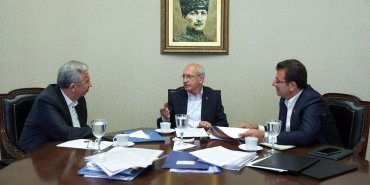 kilicdaroglu-saflari-siklastirin-yavas-hepimizin-davasi-dedi-imamoglunun-mesaji-ise-tesaduf-diye-aciklandi-KIBzIEI3.jpg