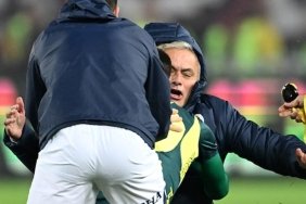 mourinhonun-sevinci-dunya-gundeminde-sahada-bacagini-kiracakti-K5KbaaEh.jpg