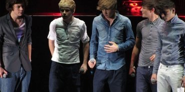 one-direction-grubu-son-kez-bir-araya-geldi-liam-payne-son-yolculuguna-ugurlandi-1amnMg6X.jpg