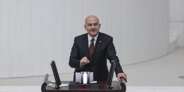 suleyman-soylunun-hakkini-helal-et-lafina-sirri-sureyya-onderden-o-baska-mesele-yaniti-kahkahalar-yukseldi-fh6uJcCA.jpg