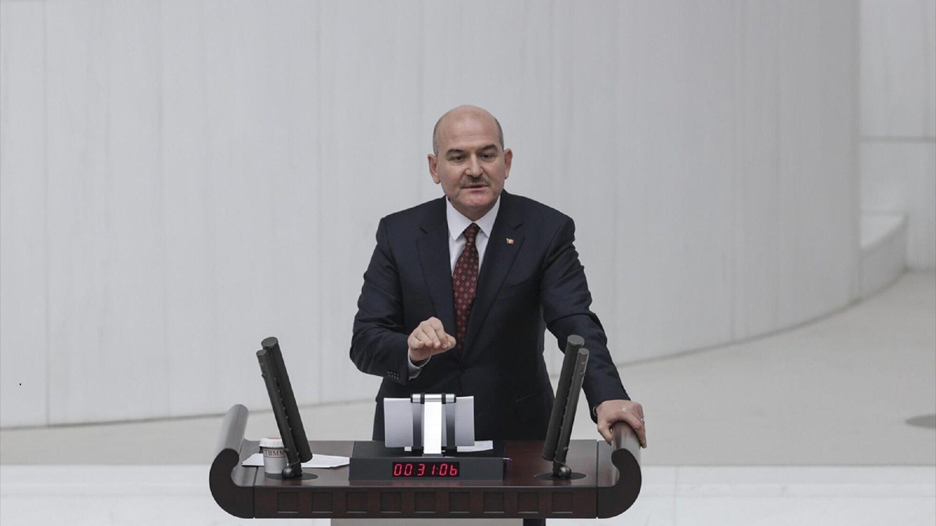 suleyman-soylunun-hakkini-helal-et-lafina-sirri-sureyya-onderden-o-baska-mesele-yaniti-kahkahalar-yukseldi-fh6uJcCA.jpg