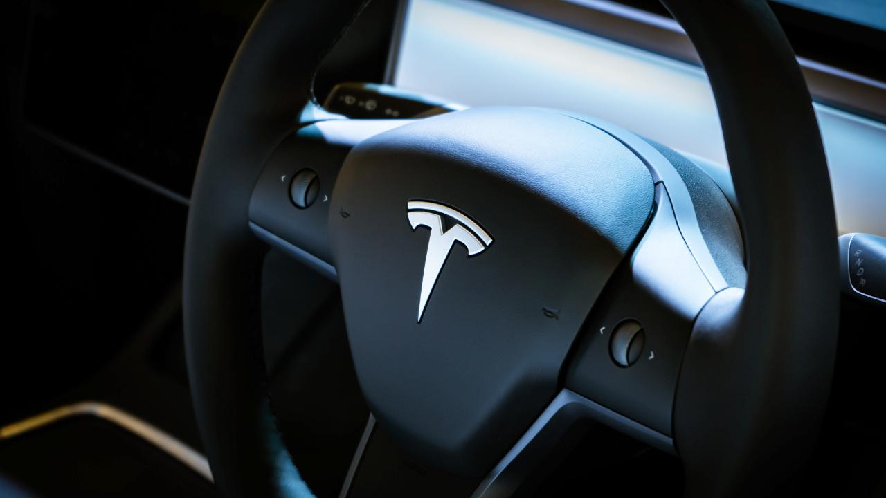 teslanin-tam-otonom-surus-teknolojisi-gorundugu-gibi-degil-idhWHdkH.jpg