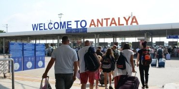 turkiye-10-ayda-546-milyon-ziyaretci-agirladi-yabanci-ziyaretci-sayisi-artti-3I62s36L.jpg