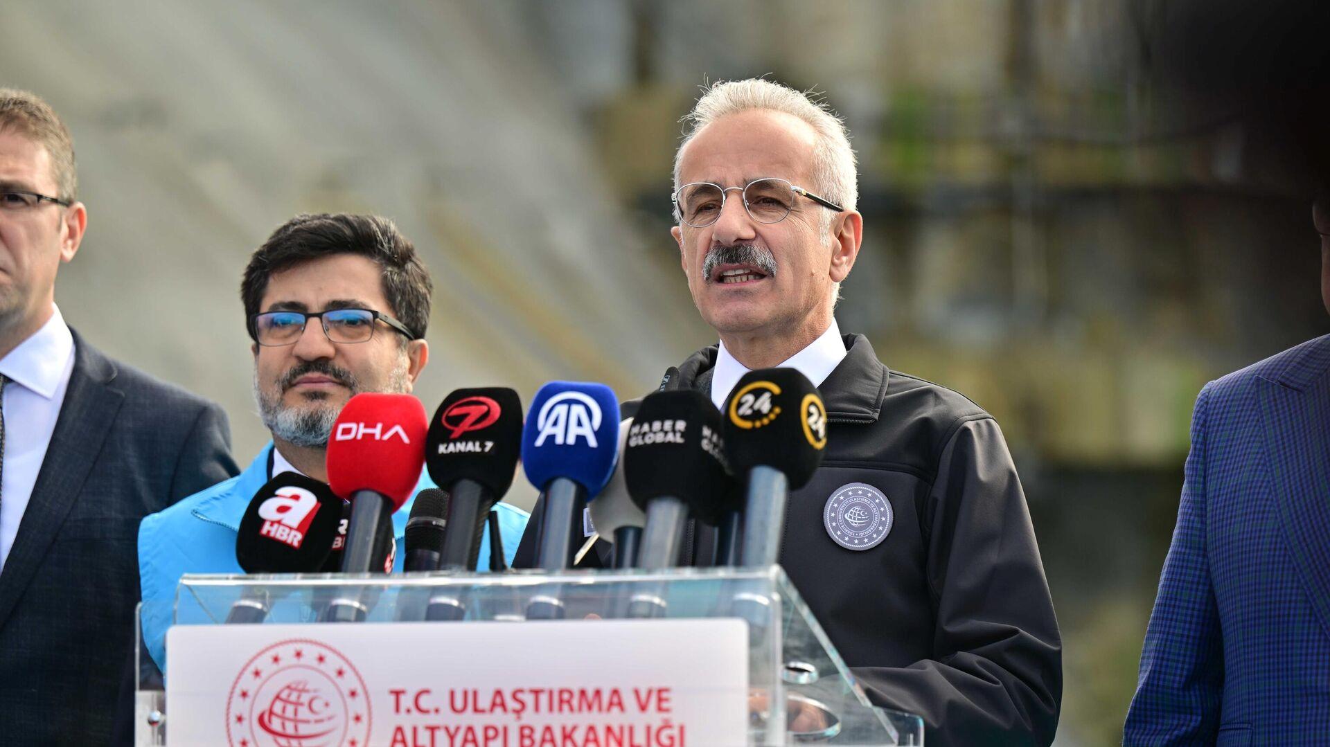 ulastirma-ve-altyapi-bakani-uraloglu-duyurdu-samsun-sarp-demiryolu-10-milyon-kisiye-hizmet-edecek-GtPaMNVY.jpg