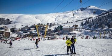 uludagda-3-gunluk-tatil-fiyatlari-sasirtiyor-kayak-dersi-icin-saatlik-ucret-3-bin-tl-GAZtKOQx.jpg