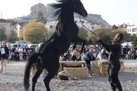 urgupte-at-guzellik-yarismasi-yapildi-Bcnxkc1w.jpg