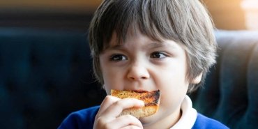 yanmis-tost-tuketiminin-sakincalari-neden-uzak-durmalisiniz-l1PqhlhR.jpg