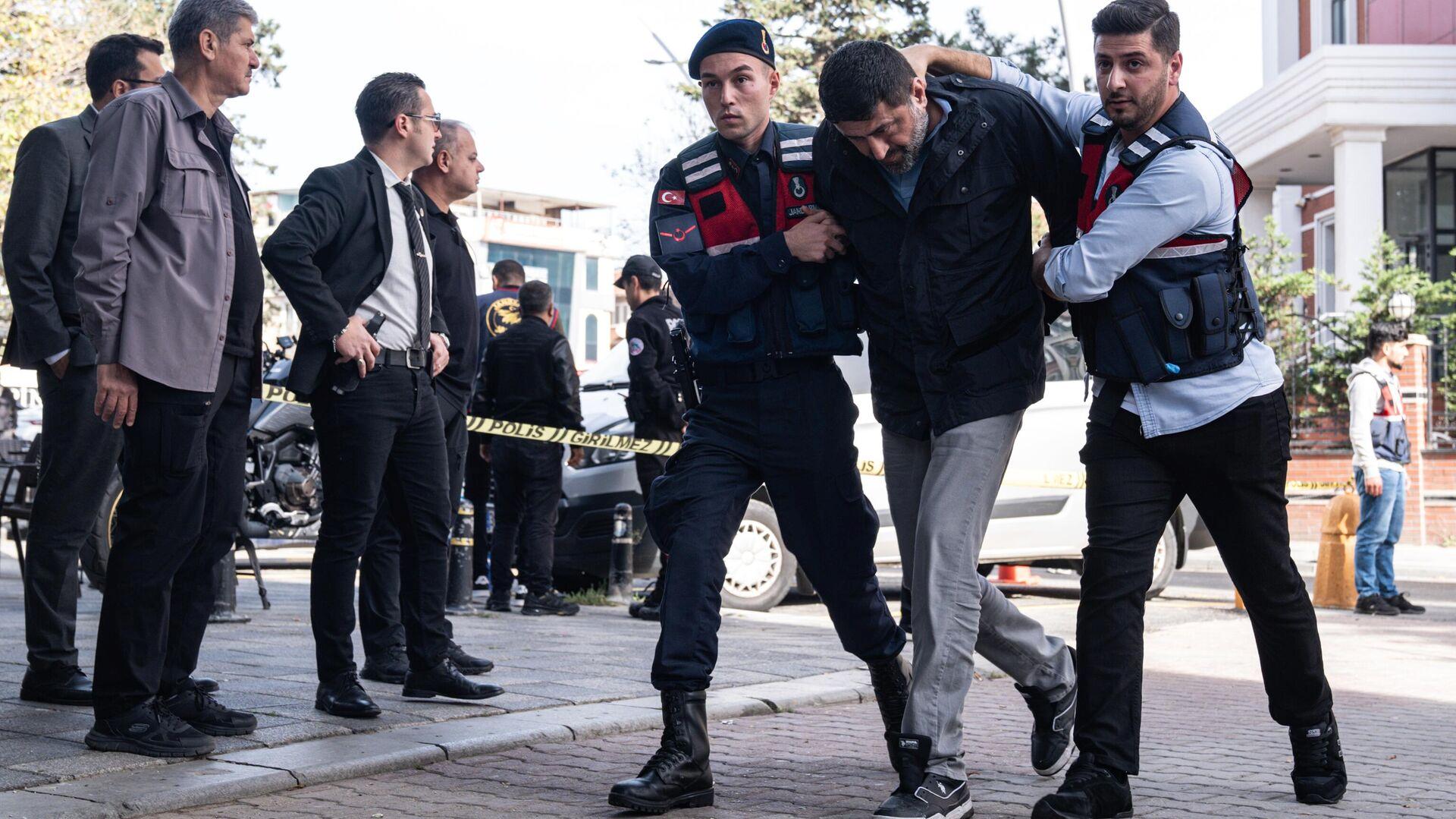 yenidogan-cetesi-savcisi-el-cektirildi-iddiasi-gazeteci-dincer-gokce-de-dahil-cok-sayida-kisi-gozaltina-alindi-RaU1dyaS.jpg