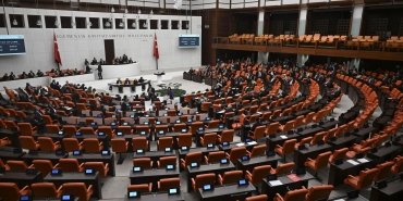 yetkisiz-cakar-kullanimina-ve-atesli-silahlara-yonelik-cezalarin-artirilmasiyla-ilgili-kanun-teklifi-yasalasti-7E8BKcq3.jpg