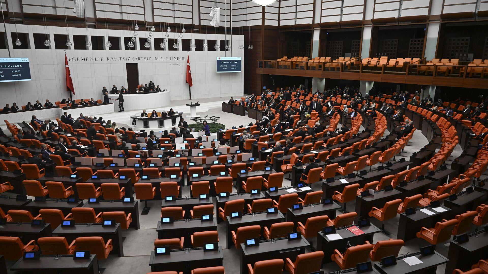 yetkisiz-cakar-kullanimina-ve-atesli-silahlara-yonelik-cezalarin-artirilmasiyla-ilgili-kanun-teklifi-yasalasti-7E8BKcq3.jpg