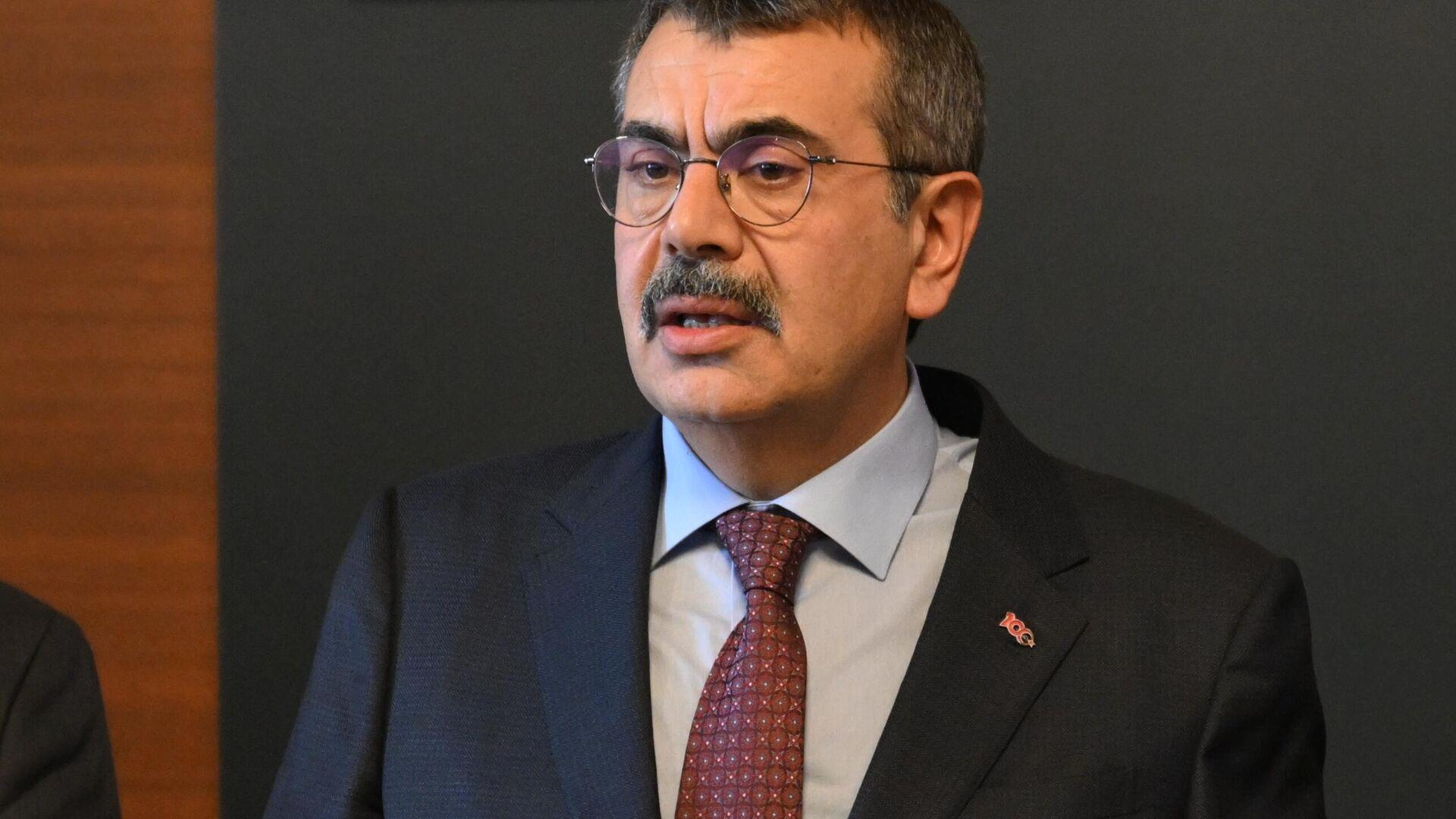 yusuf-tekin-cumhuriyet-halk-partisinin-laiklik-anlayisiyla-benimkinin-ortusmesi-mumkun-mu-EVLx9prG.jpg
