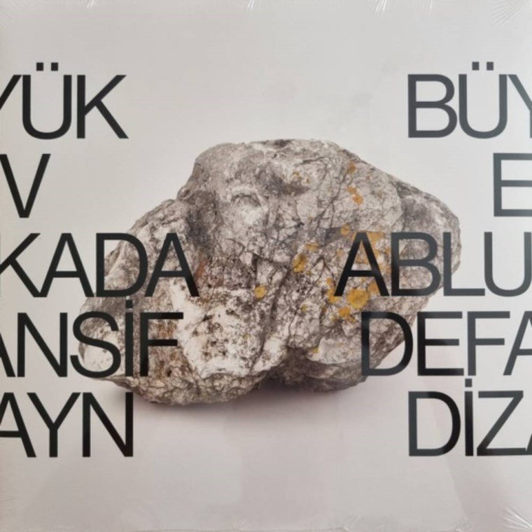 BÜYÜK EV ABLUKADA ‘DEFANSİF DİZAYN’ (OLMADI KAÇARIZ PLAKÇILIK / CAZ PLAK)