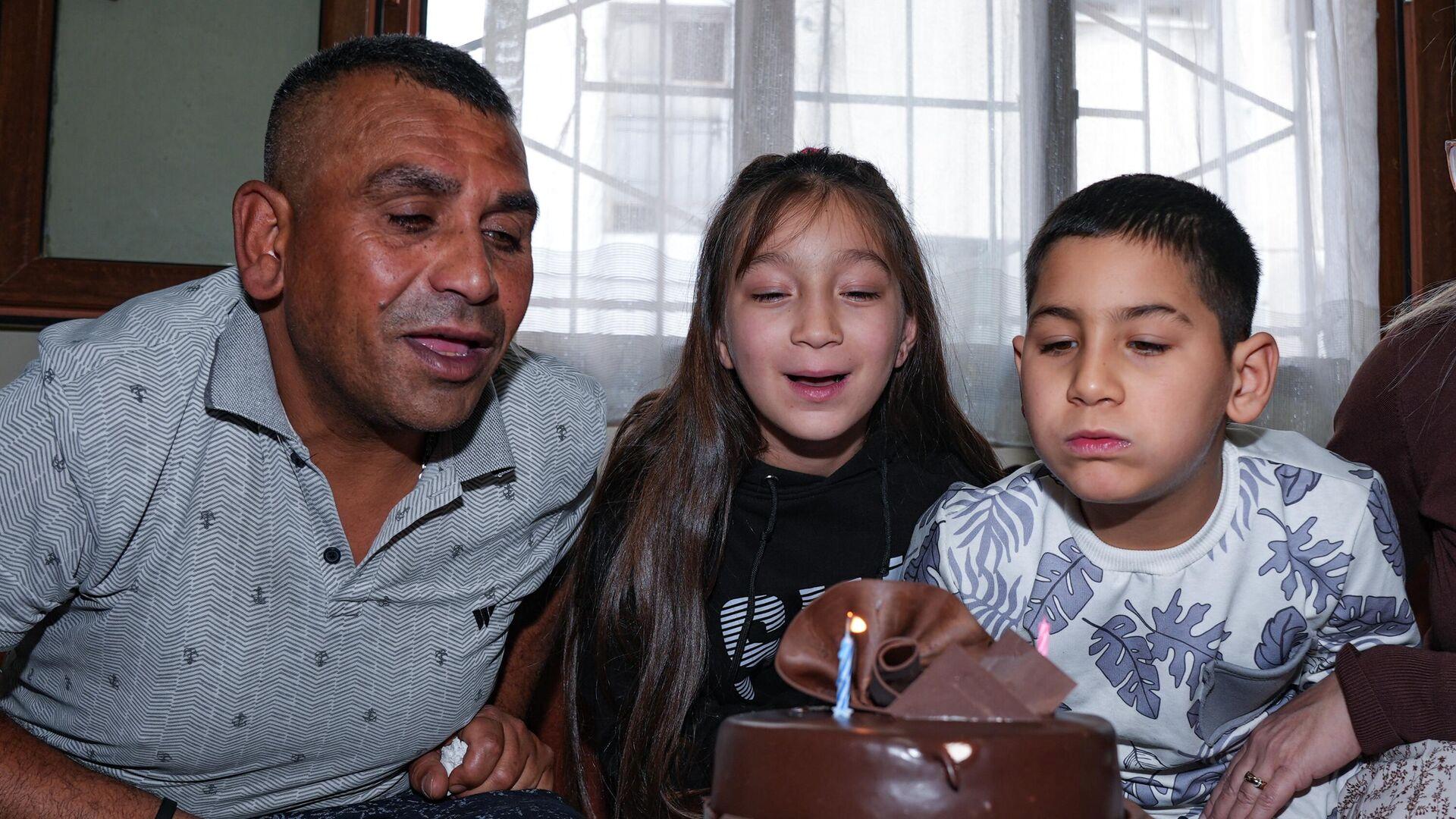3-cocuguna-yemek-yaparak-gundeme-gelen-kaleye-is-verildi-babam-cok-guclu-bir-insan-onun-icin-her-sey-guzel-olacak-lHF5WRpB.jpg