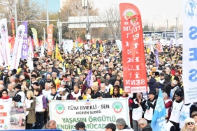 ankarada-onbinler-iktidara-seslendi-emekcilerin-ve-emeklilerin-haklarini-verin-MVPBgUfK.jpg