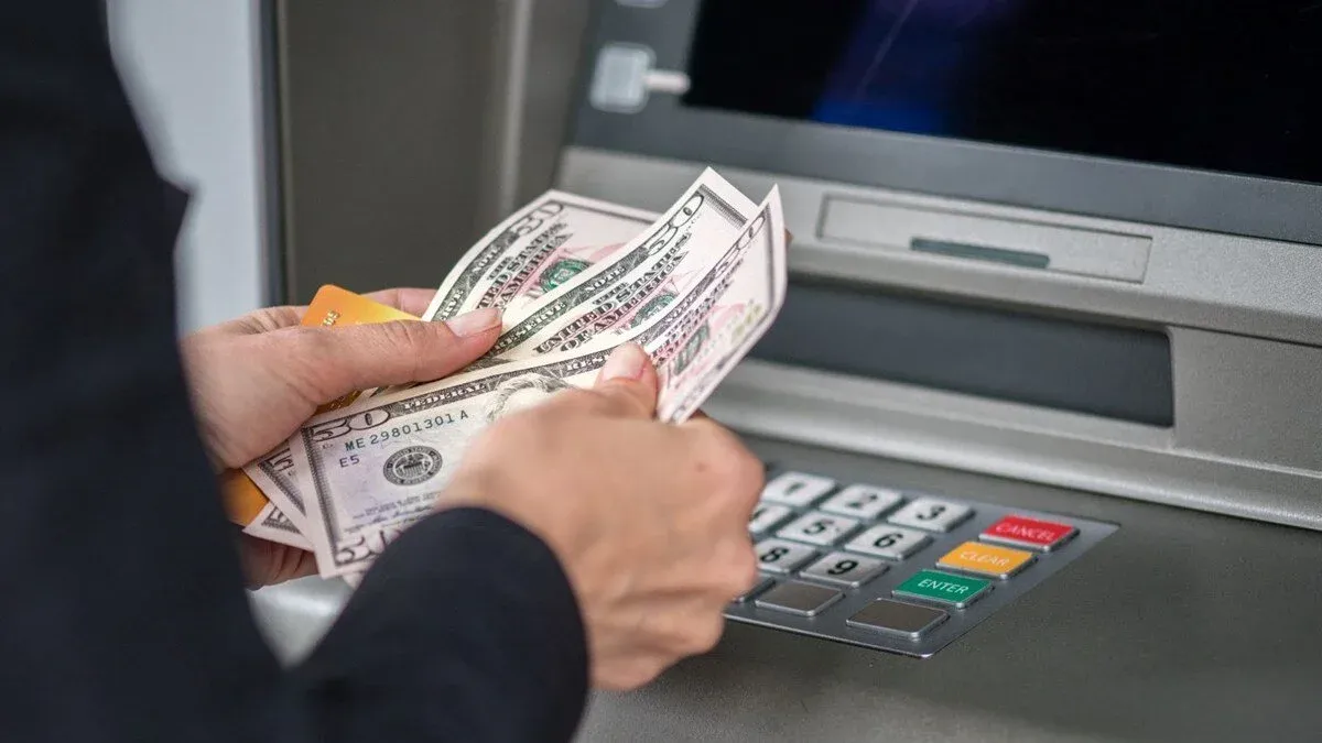 ATM'lerde Değişim Dönemi: Eski Banknotlar Geçersiz Olacak!