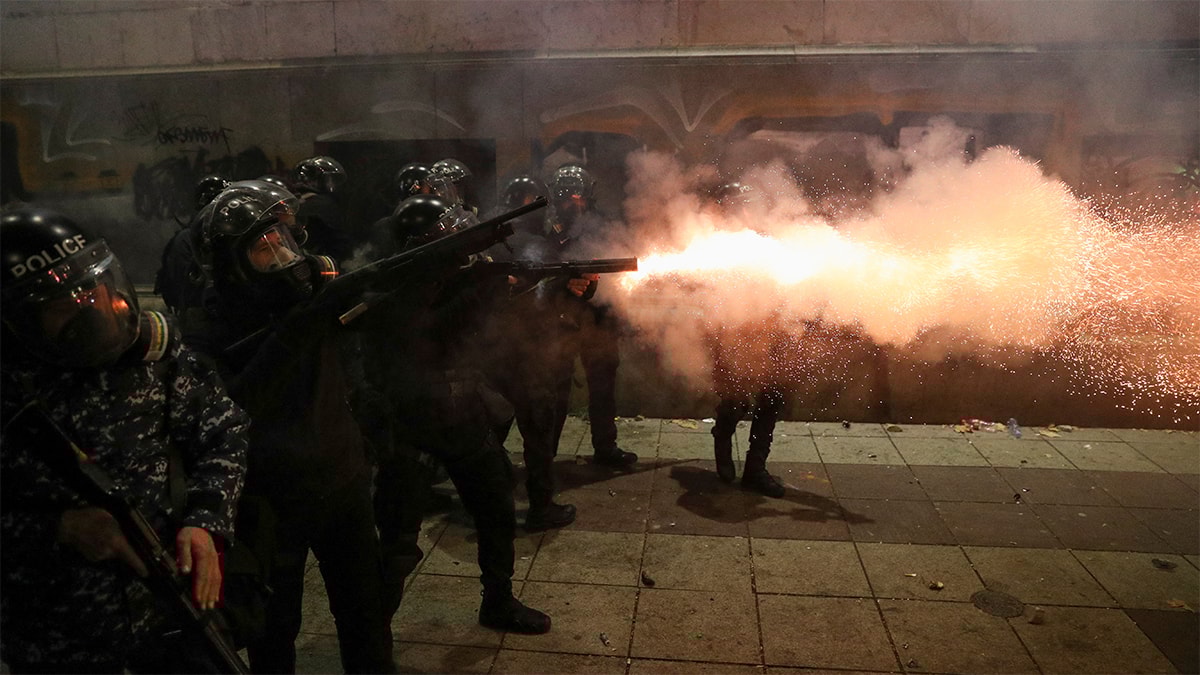 Tiflis'te AB Yanlısı Protestolar ve Polis Müdahalesi