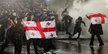 basbakan-anayasa-ihlaliyle-sokaklari-savas-alanina-cevirdi-HLYW6A6K.jpg