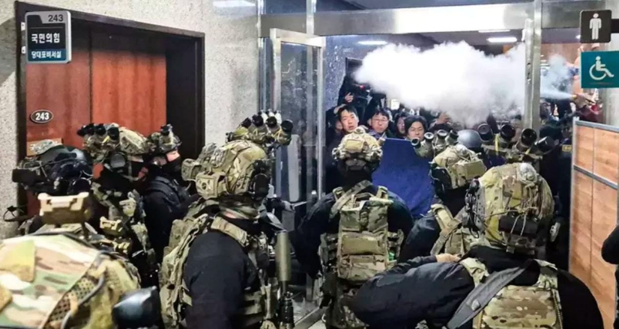 baskanin-darbe-girisimine-karsi-halkin-direnisi-guney-korede-guncel-durum-Jh8R3LqY.jpg