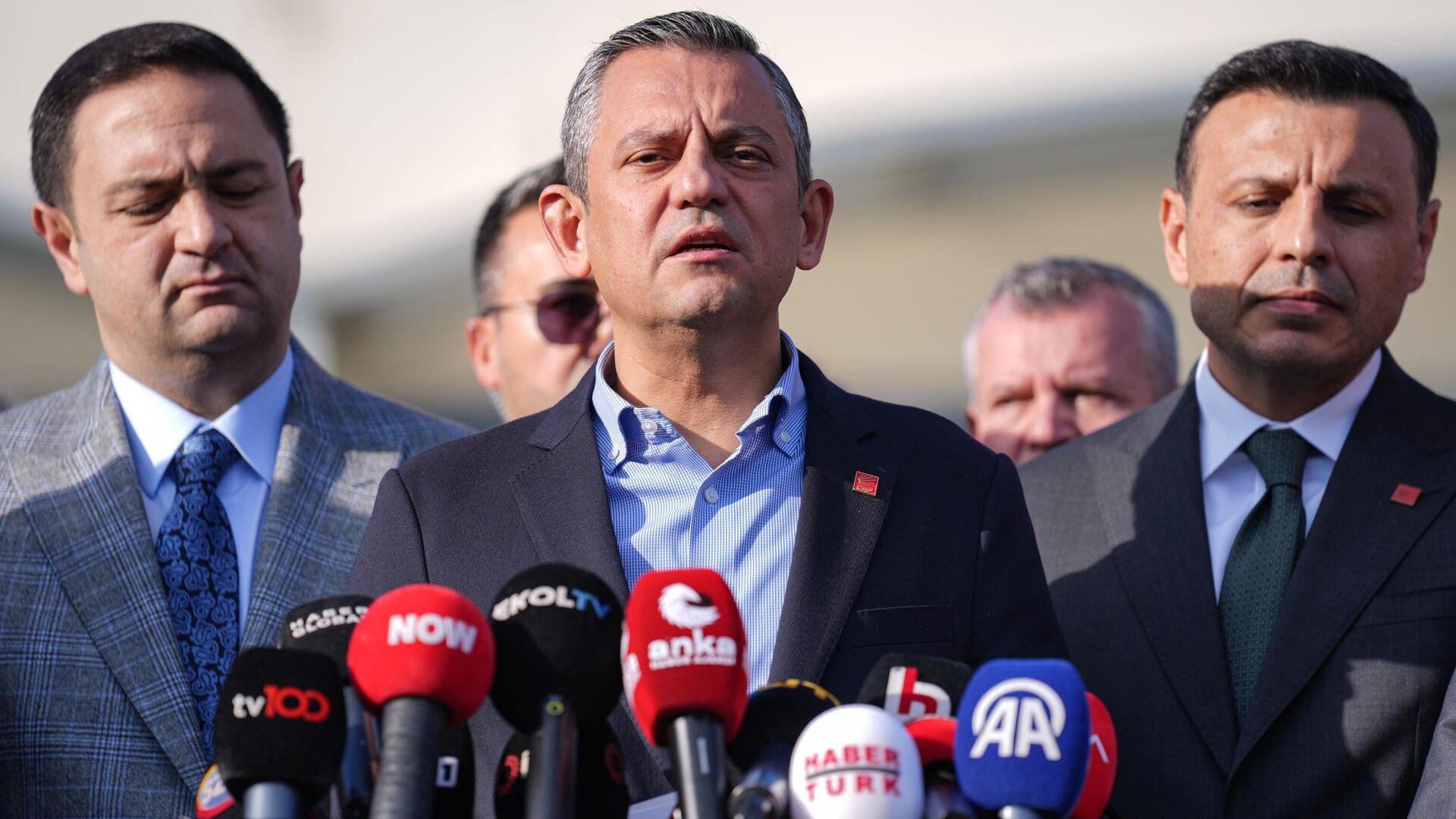 chp-lideri-ozelden-ahmet-ozer-osman-kavala-tayfun-kahraman-can-atalay-ve-selcuk-kozagacliya-cezaevinde-ziyaret-hygW6sYY.jpg