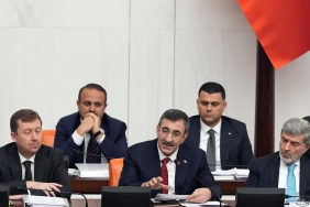 cumhurbaskani-yardimcisi-yilmazdan-diyanet-washingtonda-villa-yaptirdi-iddiasina-yanit-villa-dediginiz-10-konut-Gyh18wnq.jpg