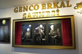eskisehirden-genco-erkala-anlamli-vefa-sehir-tiyatrolarinda-yeni-bir-sahne-acilisi-UrvJUPhE.jpg