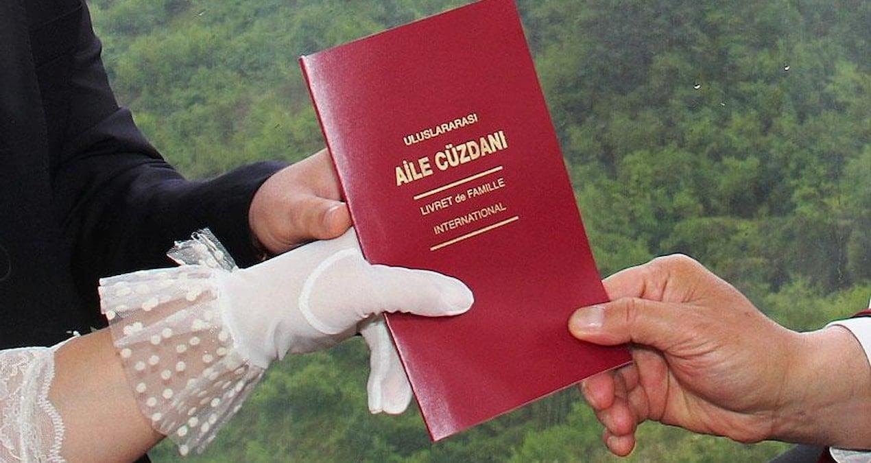 evlenmek-isteyenlere-yeni-bir-yuk-nikah-ucretlerinde-artis-QWuMQQCU.jpg