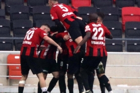 gaziantep-fk-antalyasporun-galibiyet-serisini-durdurdu-ecguM1p5.jpg