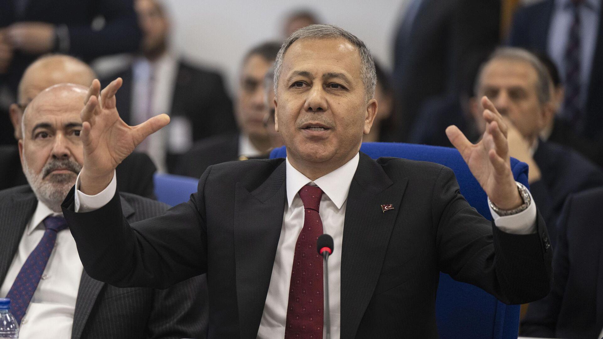 icisleri-bakani-ali-yerlikaya-ilk-kez-acikladi-21-gunde-donen-suriyeli-sayisi-kac-SgCCgvY6.jpg
