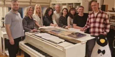 kulturlerin-harmanlandigi-anjelika-akbar-yonetimindeki-mi-minor-oda-korosundan-buyuleyici-bir-konser-deneyimi-SgBFaiE8.jpg