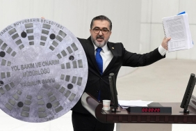 meclis-kursusune-rogar-kapagi-ile-cikti-resim-buradadir-kapak-buradadir-u63d3Bni.jpg