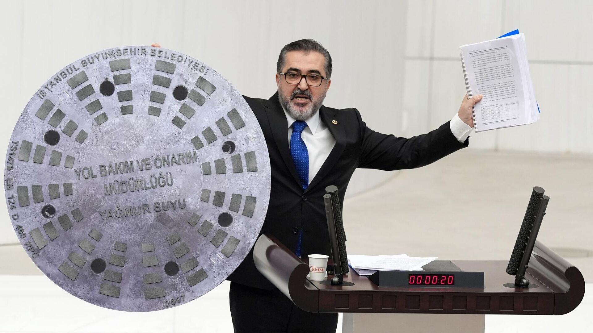 meclis-kursusune-rogar-kapagi-ile-cikti-resim-buradadir-kapak-buradadir-u63d3Bni.jpg
