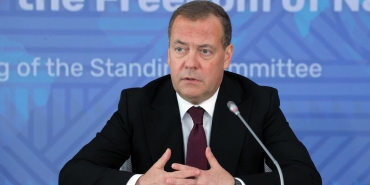 medvedev-abd-diger-ulkeleri-biyolojik-silah-kullanmakla-sucluyor-ancak-kendileri-laboratuvarlarini-dunyaya-yigmis-Tv7PWO2Y.jpg