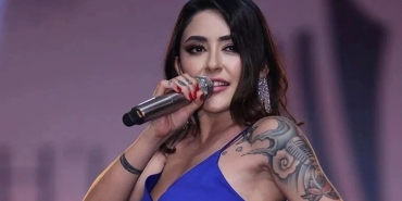 melek-mossodan-ayrilik-iddialarina-aciklama-son-noktayi-koydu-71l3gkHe.jpg
