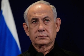 netanyahunun-yolsuzluk-davasi-mahkemeye-cikti-bLOrnke8.jpg