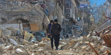 sozcunun-manseti-iktidar-ve-muhalefet-el-ele-deprem-bolgesinde-mucbir-sebep-uygulansin-3fPdmGMr.jpg
