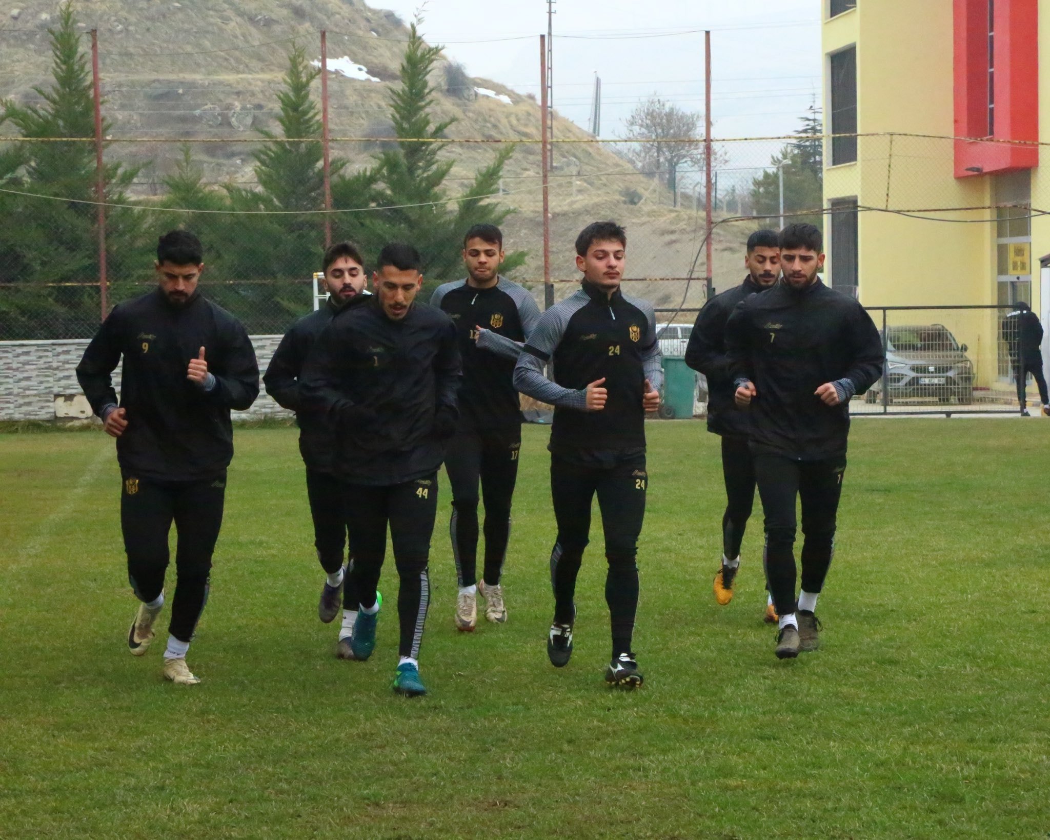 Süper Lig'in Geleneksel Takımları Zor Günler Geçiriyor!