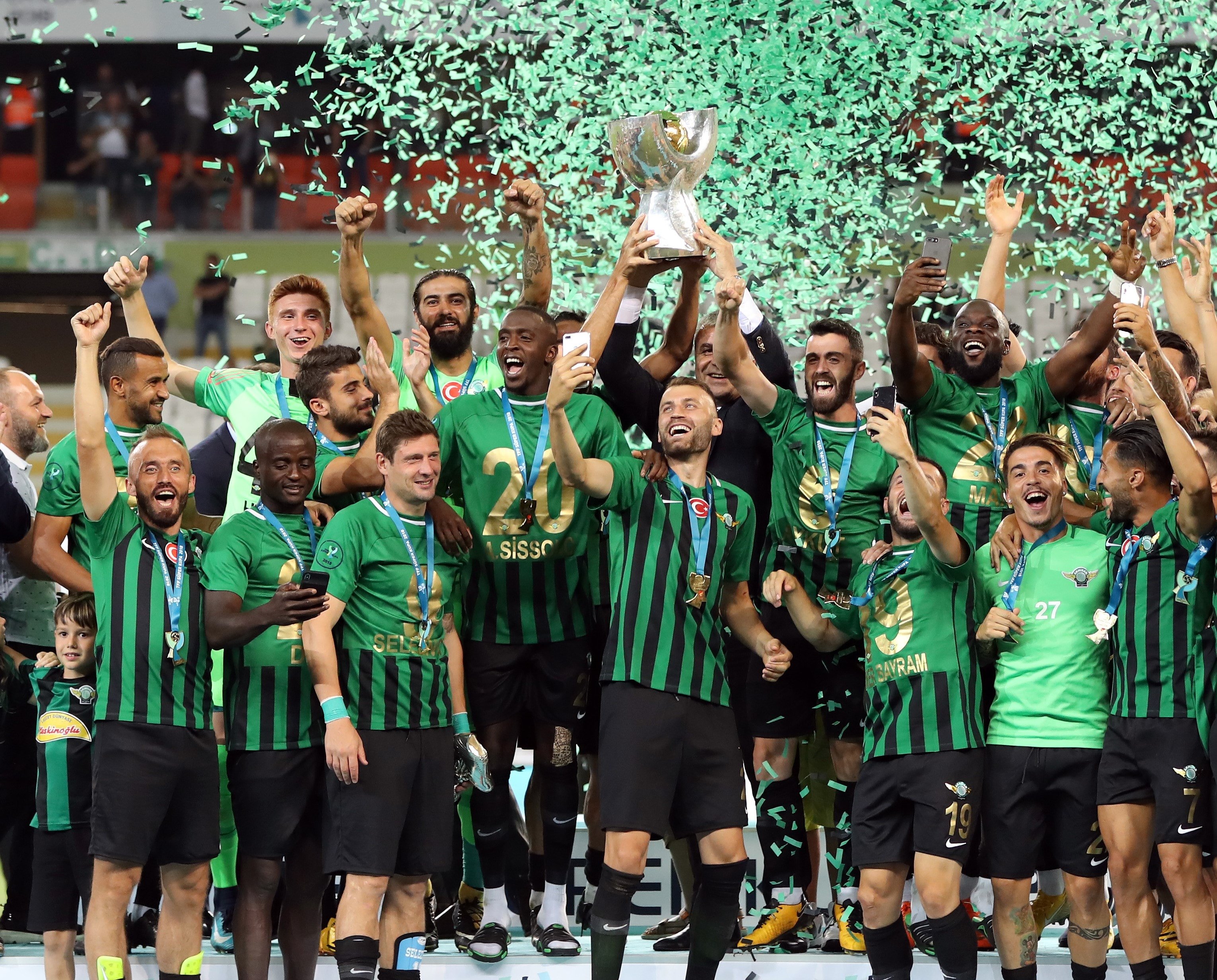 Süper Lig'in Geleneksel Takımları Zor Günler Geçiriyor!