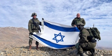 suriyede-israil-bayragi-dalgalaniyor-yeni-bir-gelisme-fmzQEN3t.jpg
