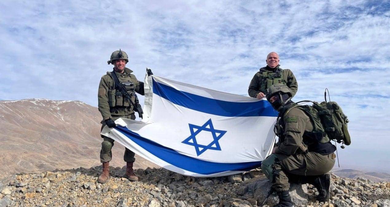 suriyede-israil-bayragi-dalgalaniyor-yeni-bir-gelisme-fmzQEN3t.jpg
