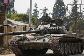 suriyede-savas-tirmaniyor-10-yil-aradan-sonra-ilk-defa-halepe-giris-yapildi-8pZzvbPJ.jpg