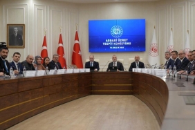 turk-is-29-bin-583-lira-teklif-etti-ak-partiden-asgari-ucret-yaniti-geldi-7UZiesLb.jpg