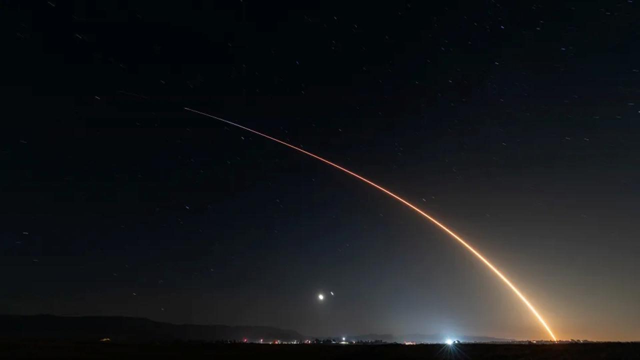 uzayda-yenilik-spacex-starlinki-cep-telefonlarina-baglayacak-super-uydulari-firlatti-XDrND2PG.jpg