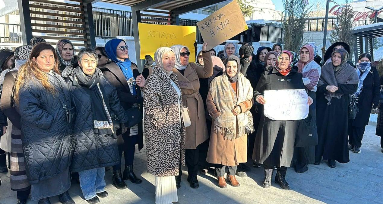 vanda-usta-ogreticilerin-dikkat-ceken-eylemi-vi7TaC1N.jpg