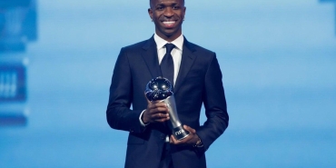 vinicius-jraya-sponsorlardan-buyuk-destek-17-yil-sonra-gelen-odul-b6S2r4RA.jpg