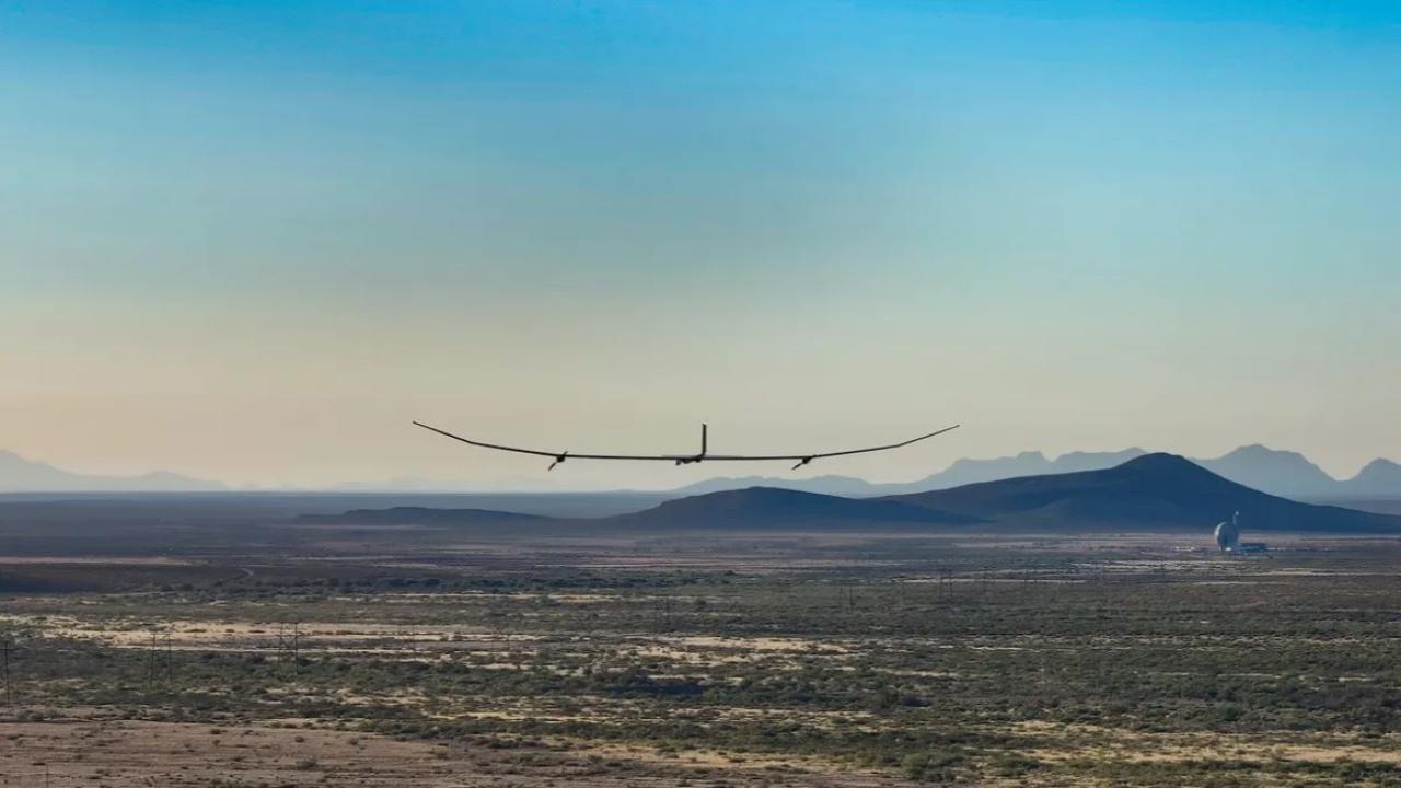 yilin-en-inanilmaz-icadi-365-gun-havada-kalabilen-sira-disi-drone-CLIuspDD.jpg