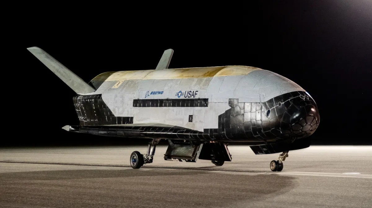 ABD Uzay Kuvvetleri’nin Gizemli X-37B Uzay Uçağı: Yörüngedeki Sırlarla Dolu Yolculuğu