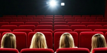 ailece-sinema-keyfi-luks-mu-ihtiyac-mi-zCRTDPqI.jpg