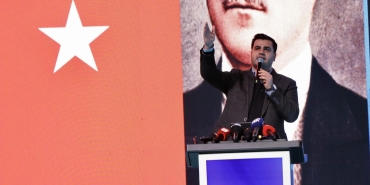 ak-parti-genel-genclik-kollari-baskanliginda-gorev-degisimi-eyyup-kadir-inan-baskanligi-birakiyor-g3AsftFB.jpg